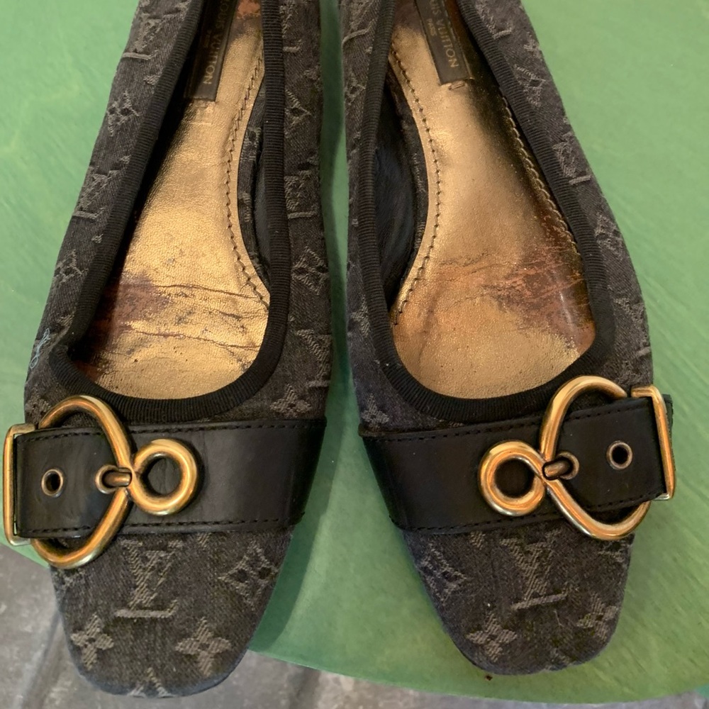 Louis Vuitton Flats for women